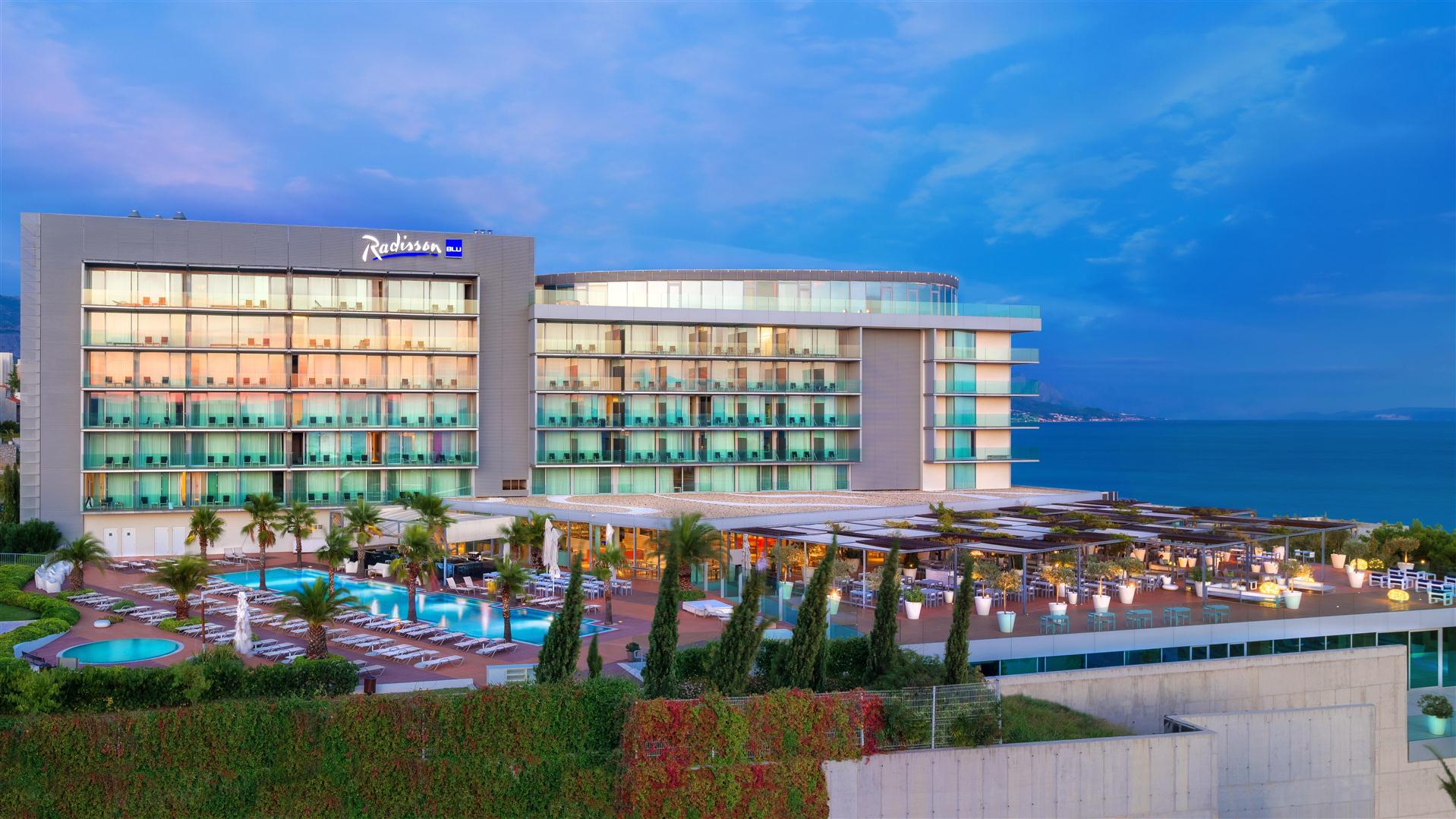 raddison-Blu-Resort.jpg