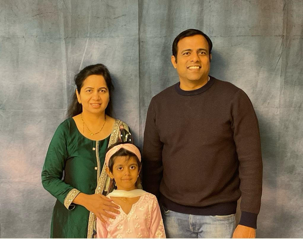 Dr. Amol Mhetre with his wife, Ashwini and daughter, Saanvi.